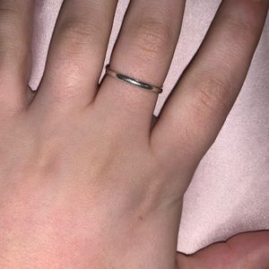 silver band ring